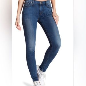 Hudson jeans, Natalie super skinny. Size 32. Never worn